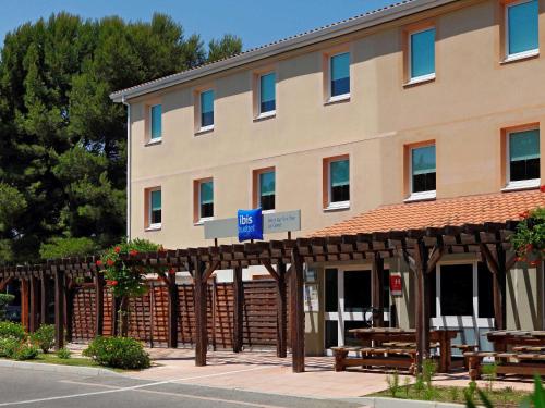 Фотография гостиницы ibis budget Saint Cyr sur Mer La Ciotat