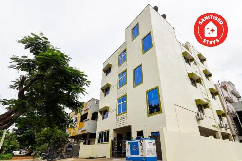 Фотография гостиницы Vaccinated Staff- OYO 60574 Tnr Residency