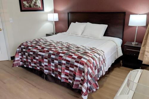 Фотография гостиницы OYO Hotel Moline Downtown IL I-74 North