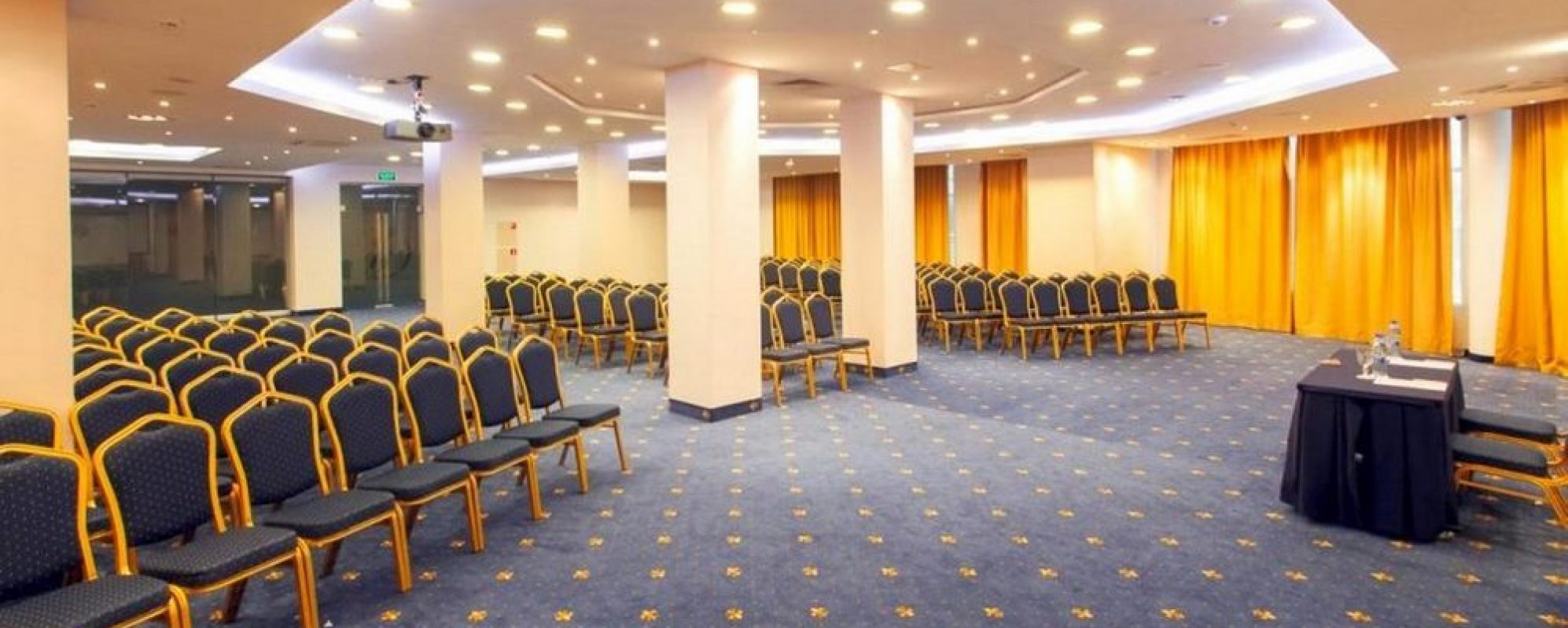 Фотографии конференц-зала Нева