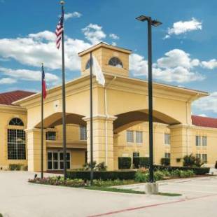 Фотографии гостиницы 
            La Quinta by Wyndham Dallas - Las Colinas