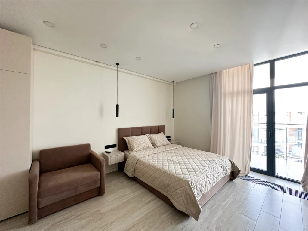 Фотография квартиры Апартаменты Дизайнерская студия  LS - Lux- Beautiful Days с видом на горы и море с 15 этажа