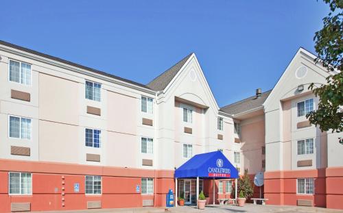 Фотография гостиницы Candlewood Suites Salina, an IHG Hotel