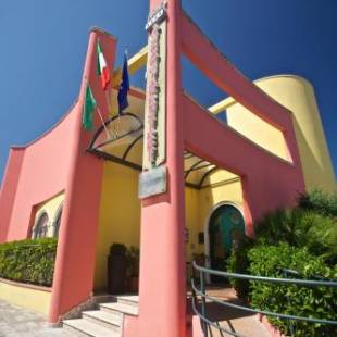 Фотографии гостиницы
Lo Scacciapensieri Hotel & Restaurant