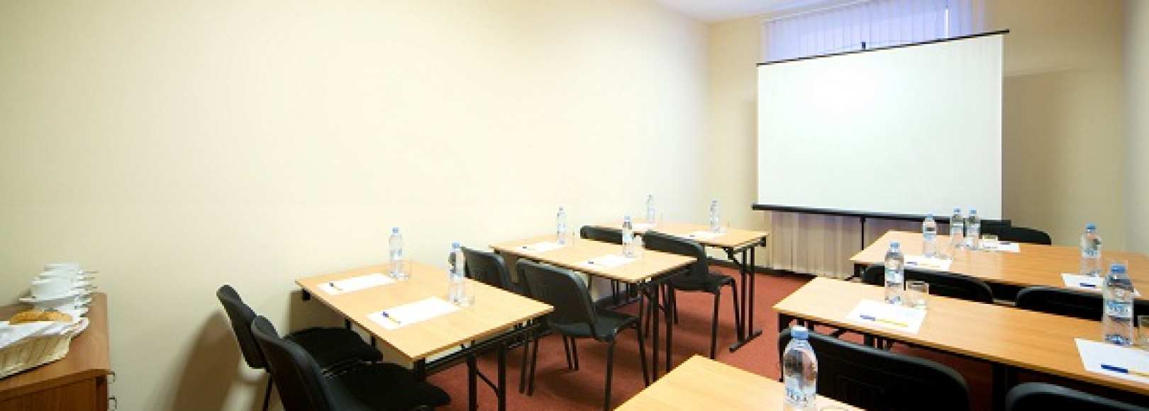 Фотография комнаты для переговоров Октябрьская №6