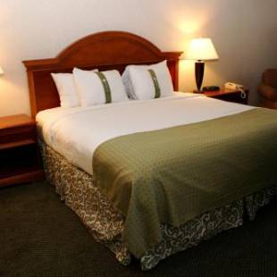Фотографии гостиницы 
            Holiday Inn Great Falls-Convention Center, an IHG Hotel
