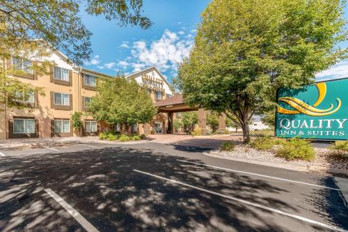 Фотография гостиницы Quality Inn & Suites University Fort Collins