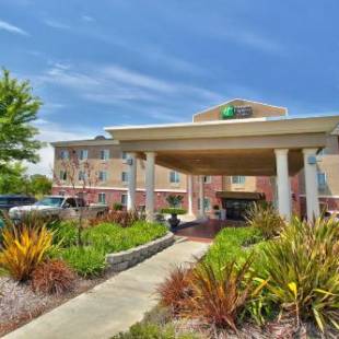 Фотографии гостиницы 
            Holiday Inn Express Hotel & Suites Roseville - Galleria Area, an IHG Hotel