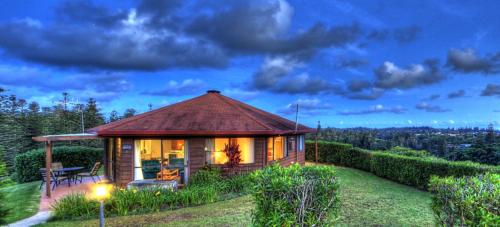 Фотография гостевого дома Whispering Pines Cottages