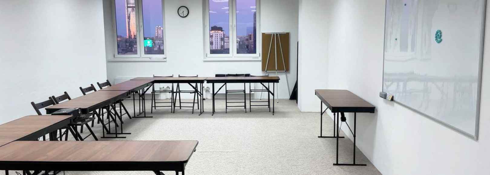 Фотография комнаты для переговоров 12 СТУЛЬЕВ, учебный класс