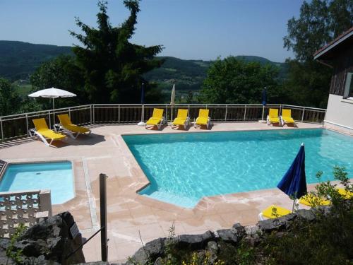 Фотография гостевого дома Chalet d'une chambre avec piscine partagee et jardin amenage a Le Tholy