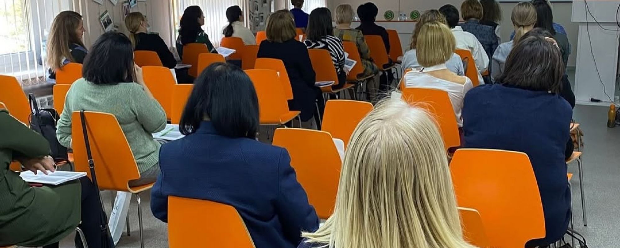 Фотографии конференц-зала Класс-рум 60 лет октября