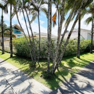 Фотография гостевого дома Residência a apenas 03 quadras da praia do Morro do Cristo