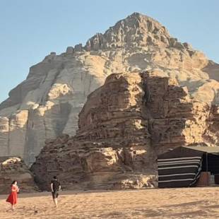 Фотографии кемпинга
Desert Magic Camp