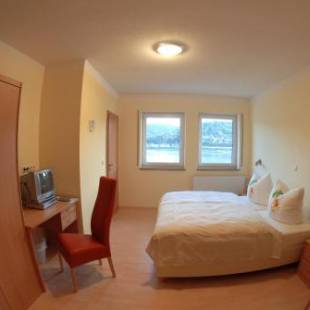 Фотографии гостиницы
Gastehaus Weingut Rossler