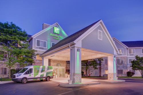 Фотография гостиницы Holiday Inn Milwaukee Airport, an IHG Hotel
