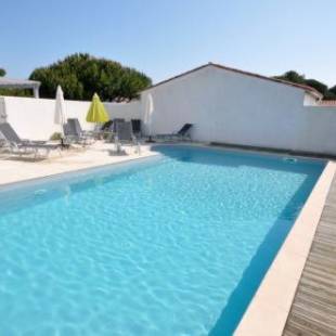 Фотографии гостевого дома
Maison de 2 chambres a Le Bois Plage en Re a 400 m de la plage avec piscine partagee terrasse amenagee et wifi