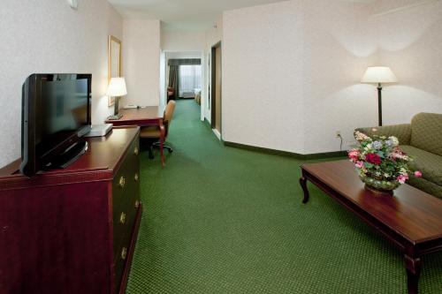 Фотография гостиницы Holiday Inn Express & Suites Bad Axe, an IHG Hotel