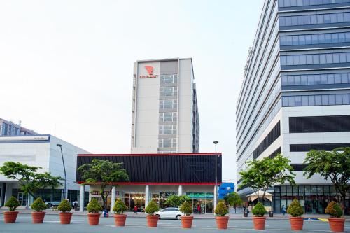 Фотография гостиницы Red Planet Manila Aseana City - Multiple Use Hotel