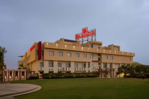 Фотография гостиницы Ramada Ajmer