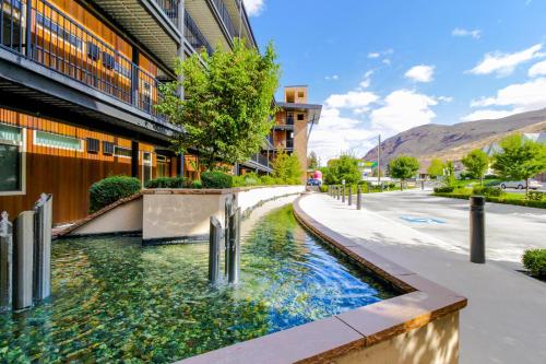 Фотография гостевого дома Chelan Resort Suites