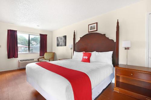 Фотографии гостиницы 
            OYO Hotel Lockhart TX