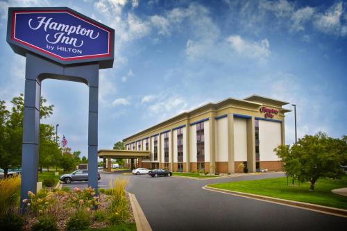 Фотография гостиницы Hampton Inn Appleton-Fox River Mall Area