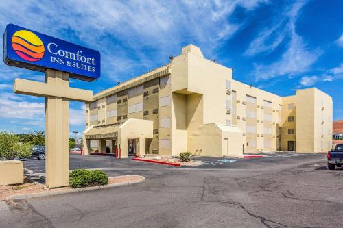 Фотография гостиницы Comfort Inn & Suites Albuquerque Downtown