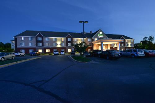 Фотография гостиницы Holiday Inn Express St. Paul South - Inver Grove Heights, an IHG Hotel