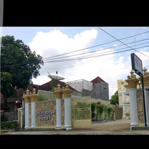 Фотографии гостиницы
Votel Hotel De'Pratnya Kediri