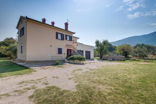 Фотография гостевого дома Apartments with a parking space Nerezine, Losinj - 12149