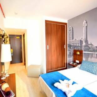 Фотографии гостиницы
Hotel Adonis Plaza