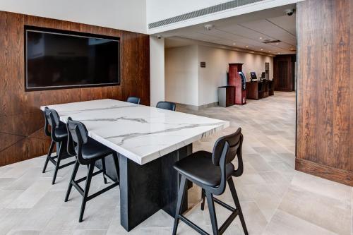 Фотография гостиницы Sheraton Eatontown Hotel