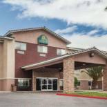 Фотография гостиницы La Quinta Inn & Suites by Wyndham Las Vegas Nellis