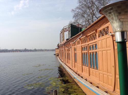 Фотографии мини отеля 
            Peace of Mind Group of Houseboats