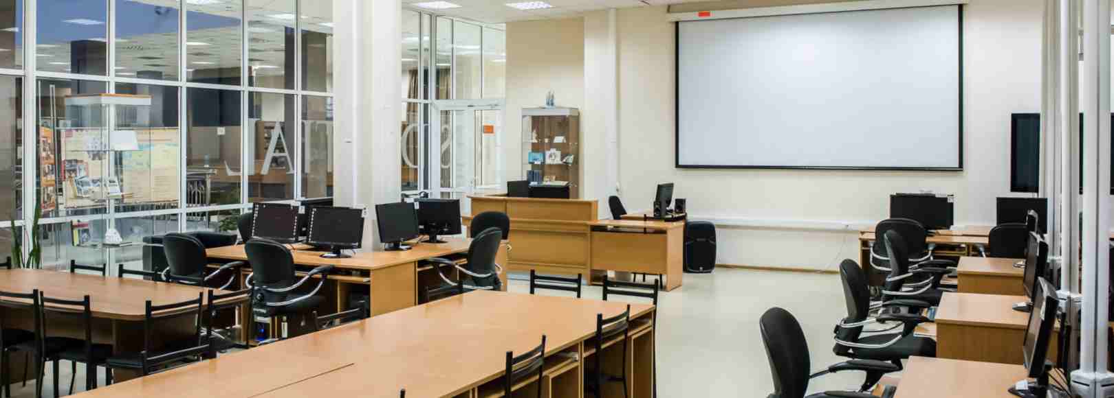 Фотография конференц-зала Зал Б4-04 Научной библиотеки СФУ