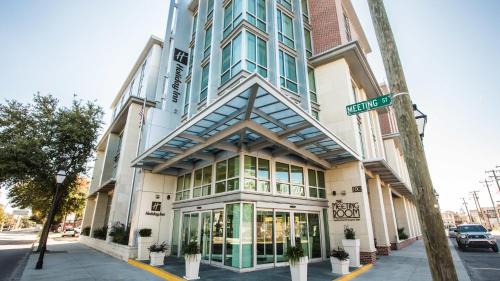 Фотография гостиницы Holiday Inn Charleston Historic Downtown, an IHG Hotel