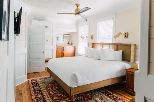 Фотографии мини отеля
The Gibson Inn