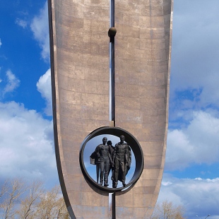 Фотография памятника Стела Создателям города