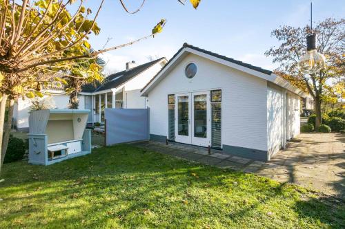 Фотография гостевого дома Holiday home Beach bubbles - near the beach with big garden - not for companies