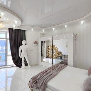 Фотография квартиры Апартаменты Белоснежная квартира с тремя раздельными спальнями и панорамным видом