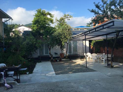 Фотография гостевого дома На Лазарева, 124