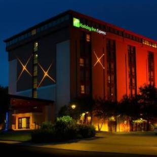 Фотографии гостиницы
Holiday Inn Express - San Antonio Airport, an IHG Hotel
