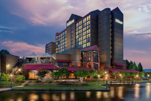 Фотография гостиницы Hilton Charlotte University Place