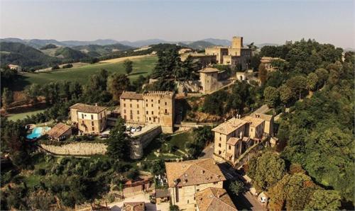 Фотография гостиницы Antico Borgo Di Tabiano Castello - Relais de Charme