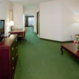 Фотографии гостиницы 
            Holiday Inn Express & Suites Bad Axe, an IHG Hotel