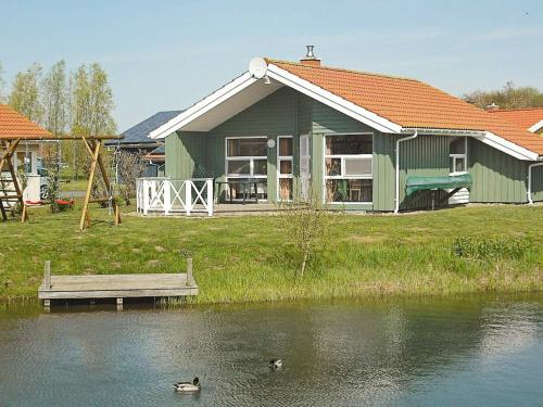 Фотография гостевого дома Three-Bedroom Holiday home in Otterndorf 11