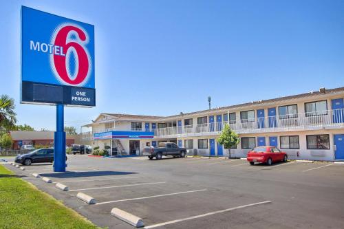 Фотография гостиницы Motel 6-Fresno, CA - Blackstone North