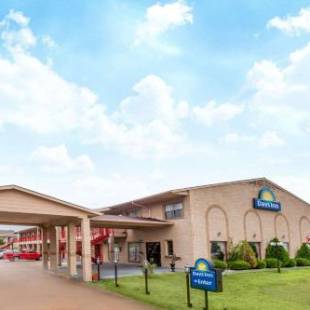 Фотографии гостиницы
Days Inn by Wyndham- Canton Trade Days