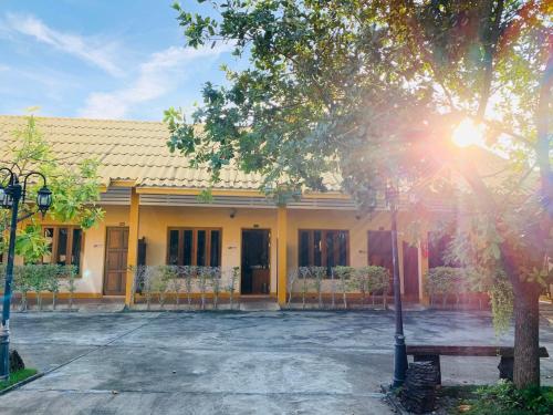 Фотография гостиницы ศรีสุภาวดีรีสอร์ท-Srisupawadee resort